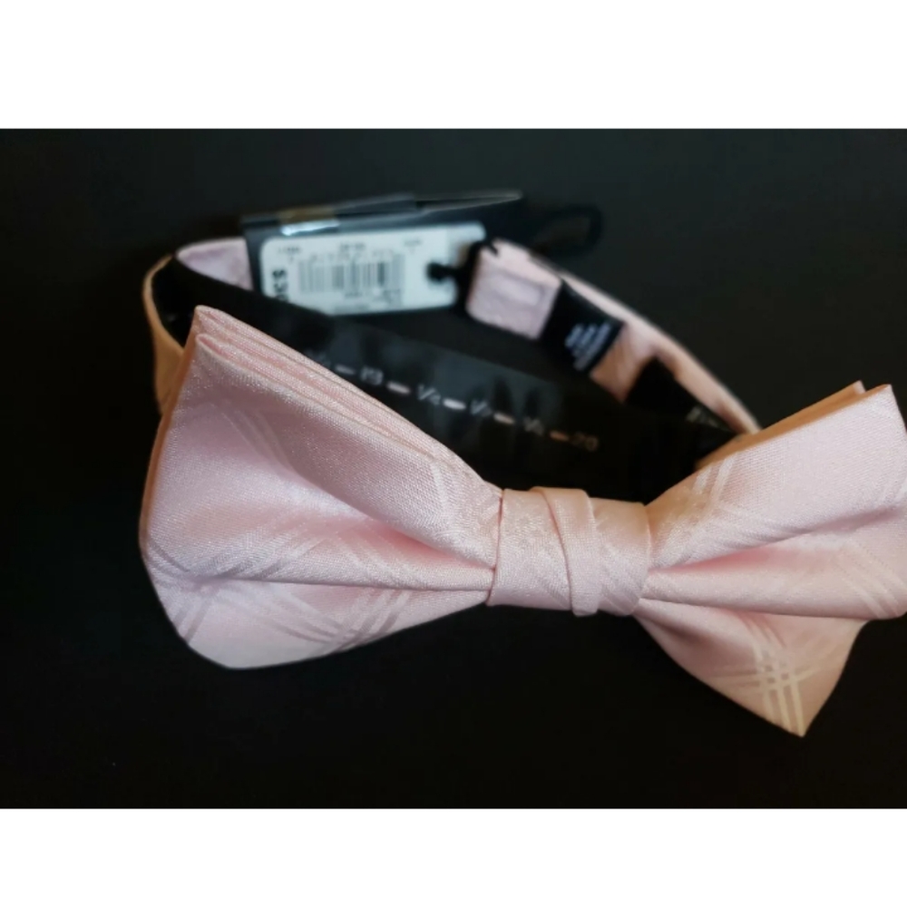 Jf Ferrari bow tie